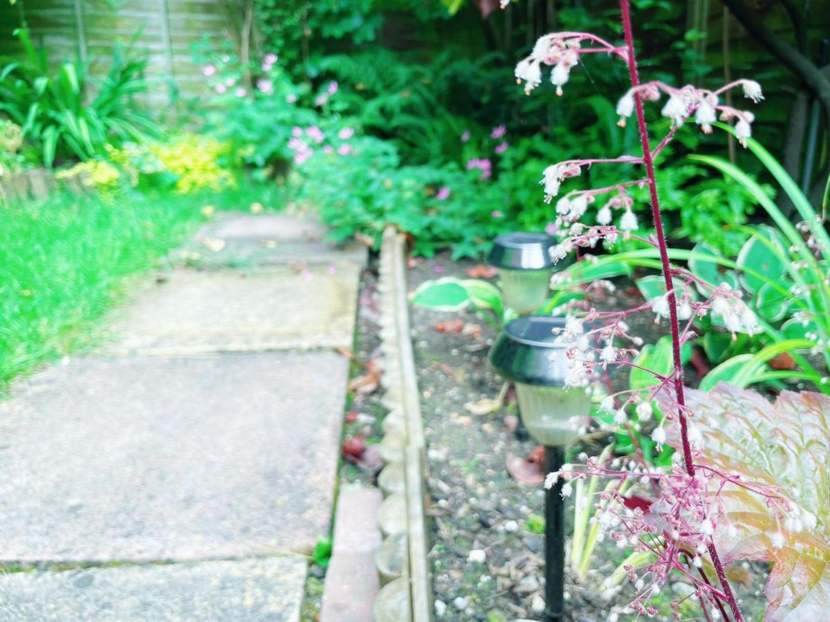 Booker Avenue House - 4 Bedroom House With Garden And Parking 밀턴 케인즈 외부 사진