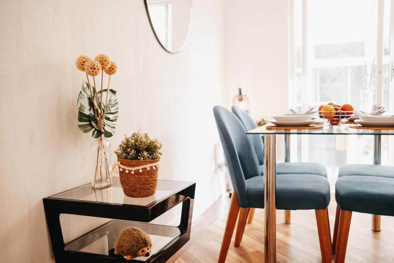 Booker Avenue House - 4 Bedroom House With Garden And Parking 밀턴 케인즈 외부 사진