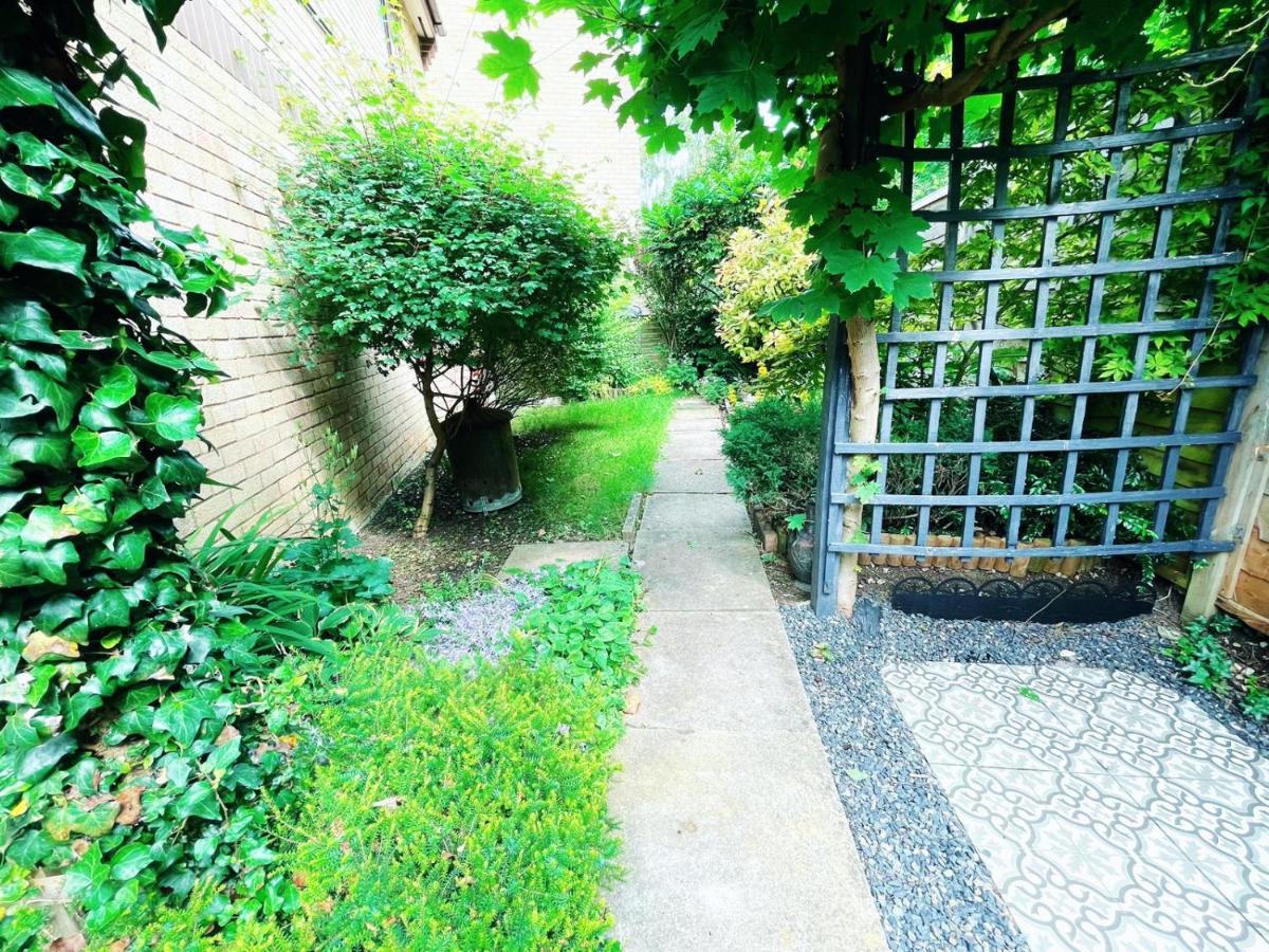 Booker Avenue House - 4 Bedroom House With Garden And Parking 밀턴 케인즈 외부 사진